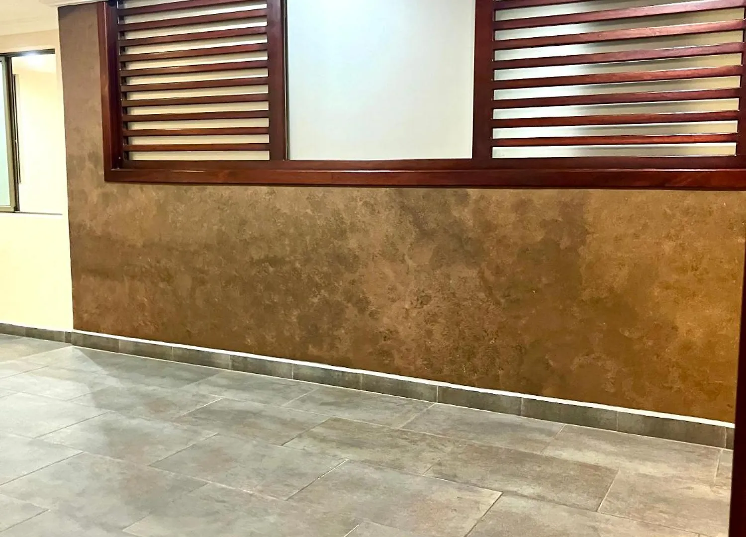 Apartahotel Grande Y Exclusivo, Cuenca Cerca Parque Calderon, Mall Del Rio Seguridad 24 Horas, 3 Parqueos Turi